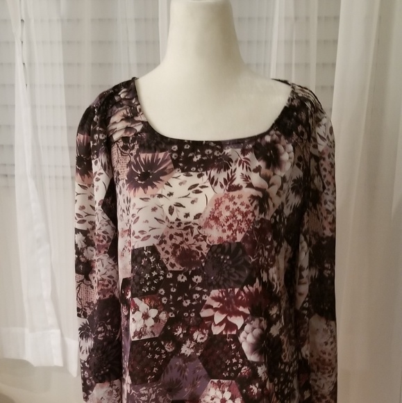 Nice blouse - Picture 3 of 8